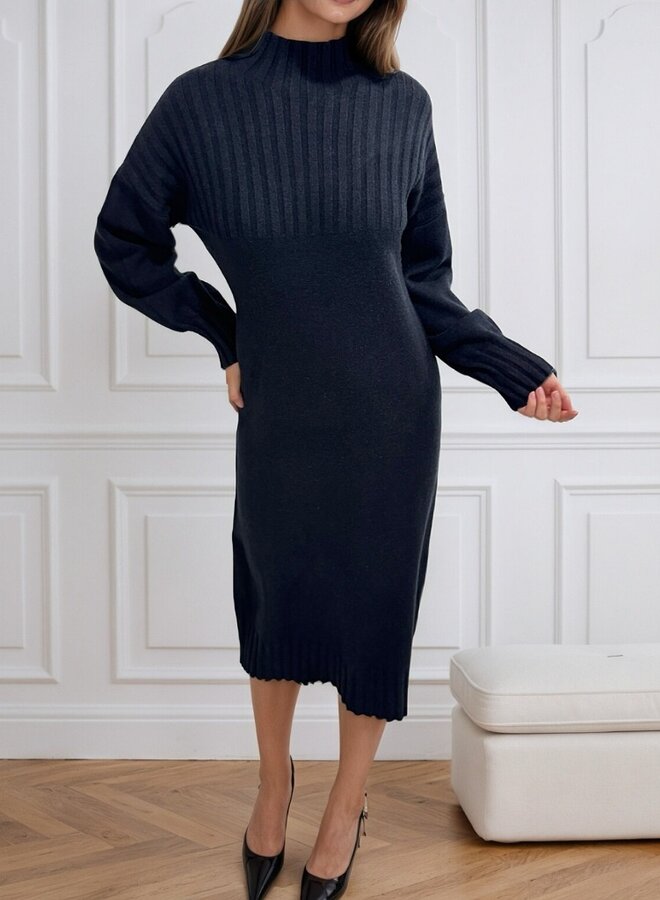 Elegant ribbed sweater dress