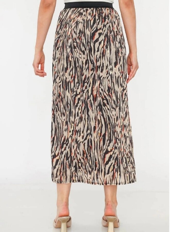 Pleated animal print skirt
