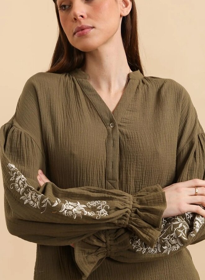 embroidered cotton shirt