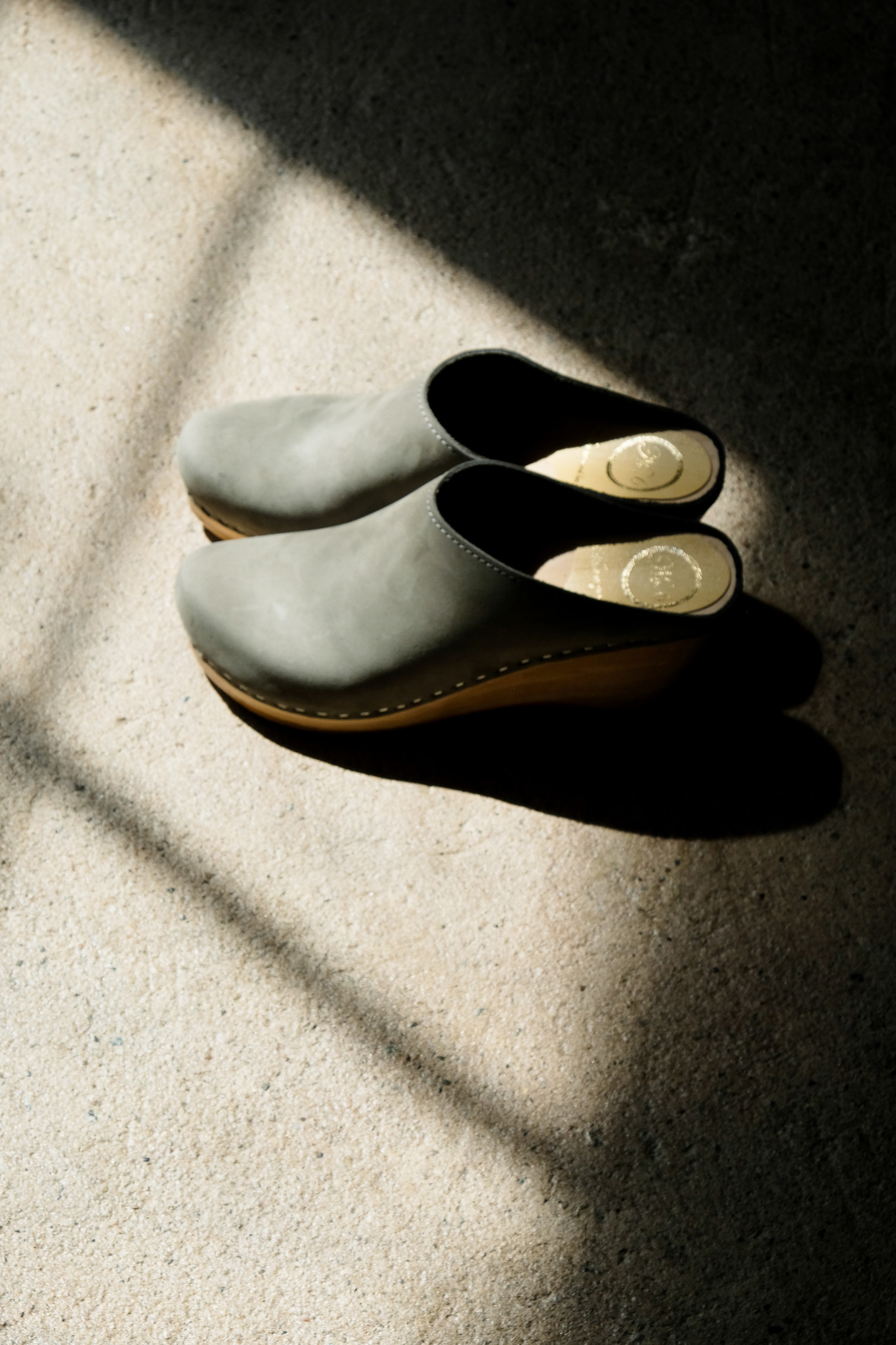 no 6 new school wedge