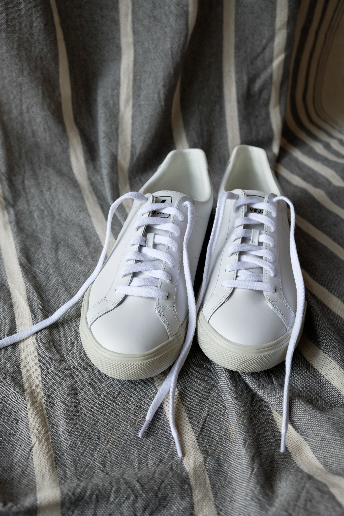 how to lace veja shoes