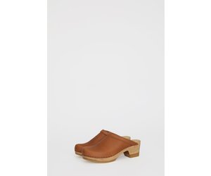 no 6 old school clog