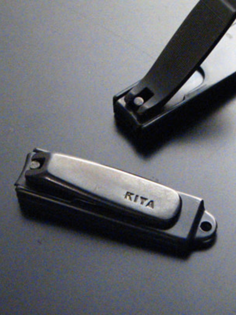 black nail clippers