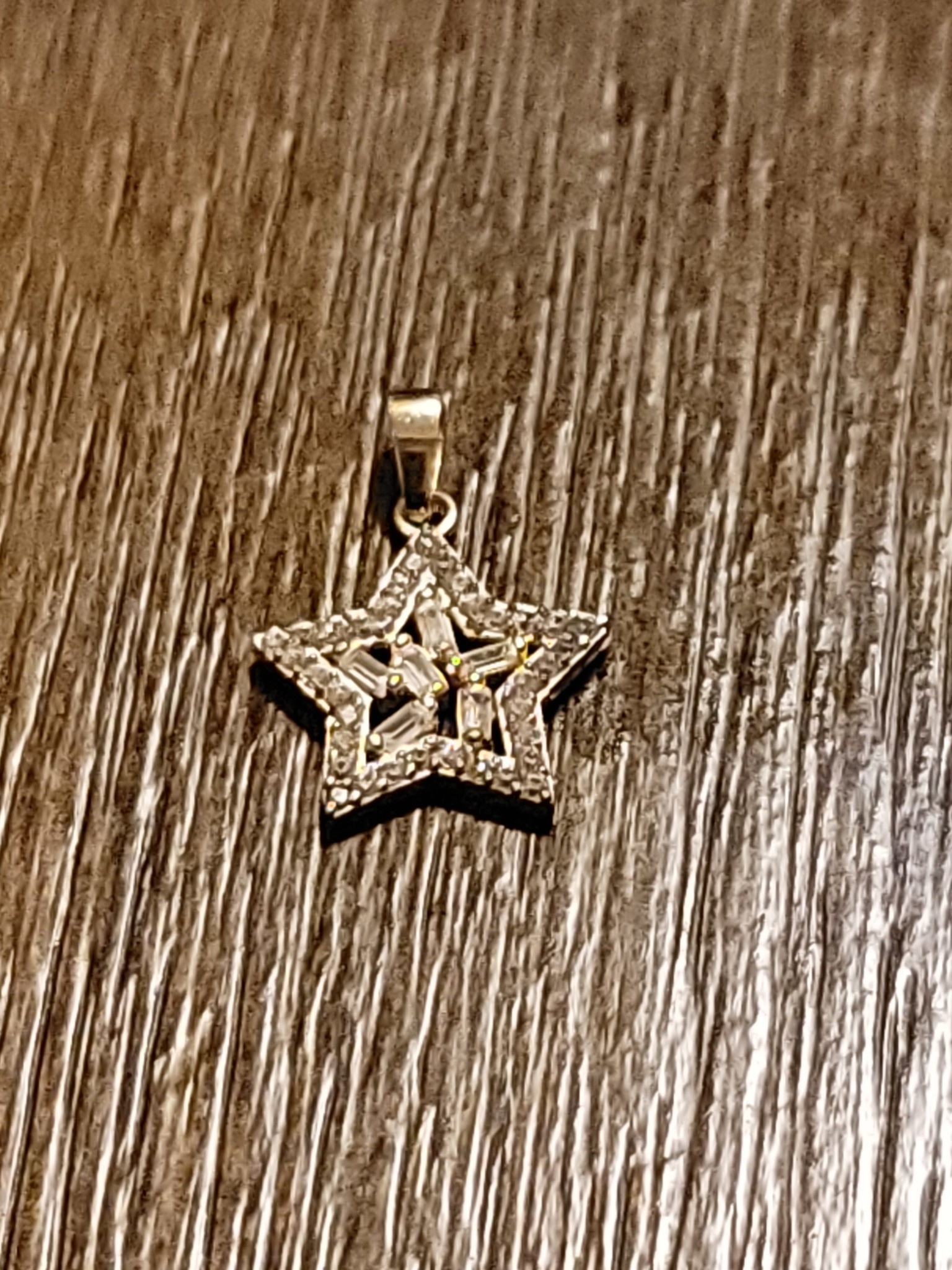 10K Gold Star Pendant PGE33 - KDM JEWELRY