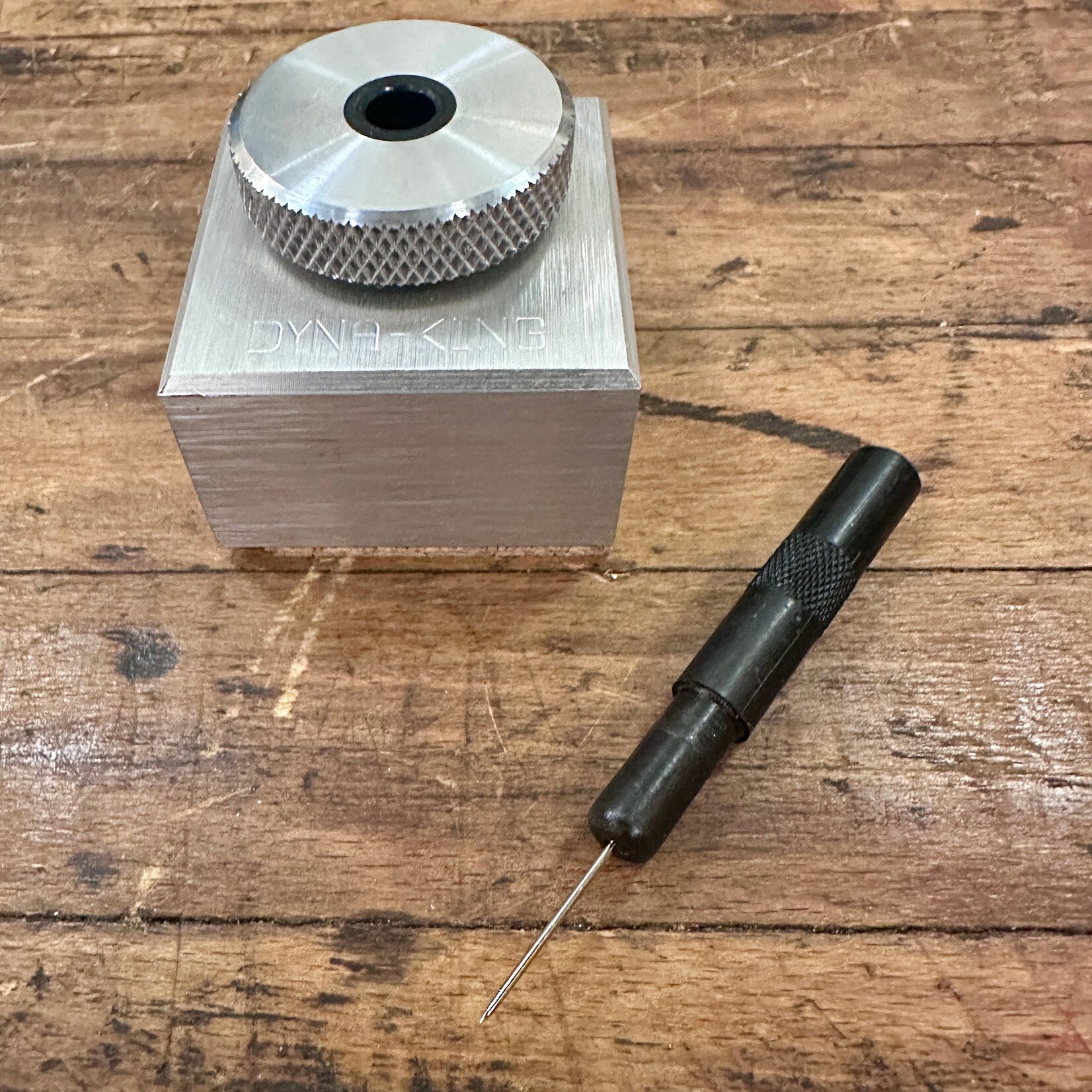 Dyna King DYNA-KING FLY TYING CEMENT RESERVOIR