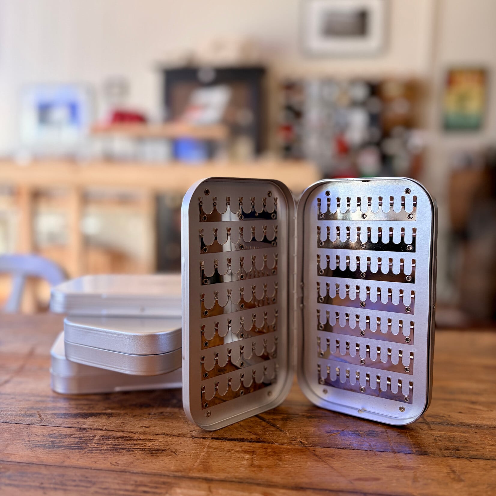 Richard Wheatley Fly Box - #SL1601 - Slim Line #07 & #10 Clips