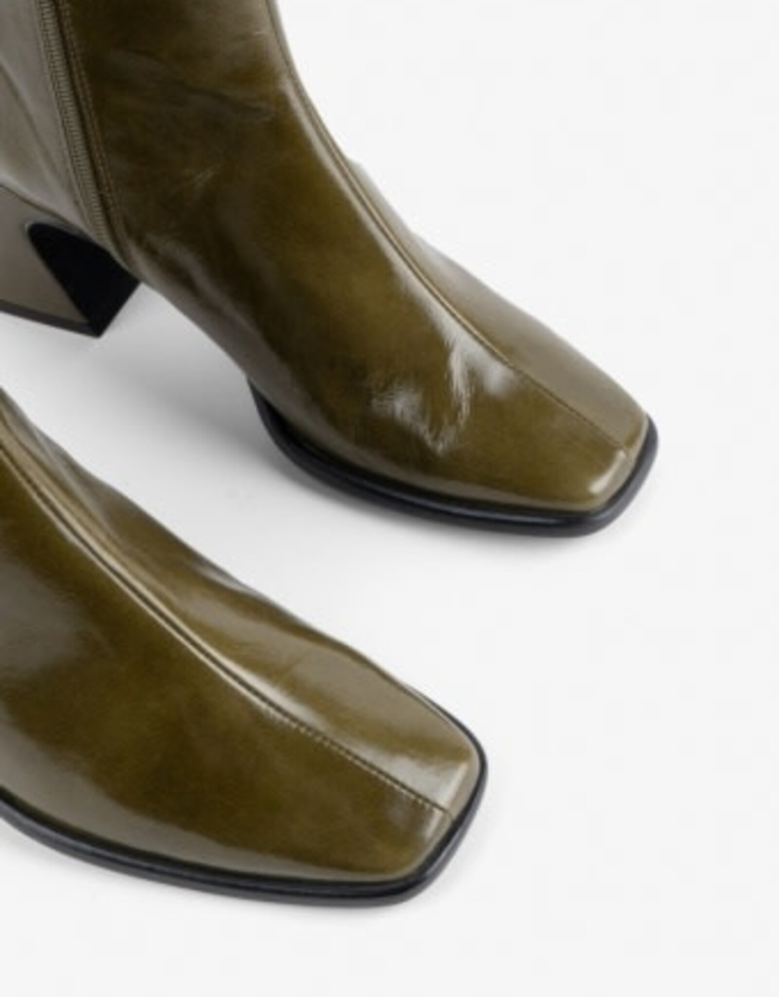 INTENTIONALLY BLANK TAFFY PATENT LEATHER BOOT