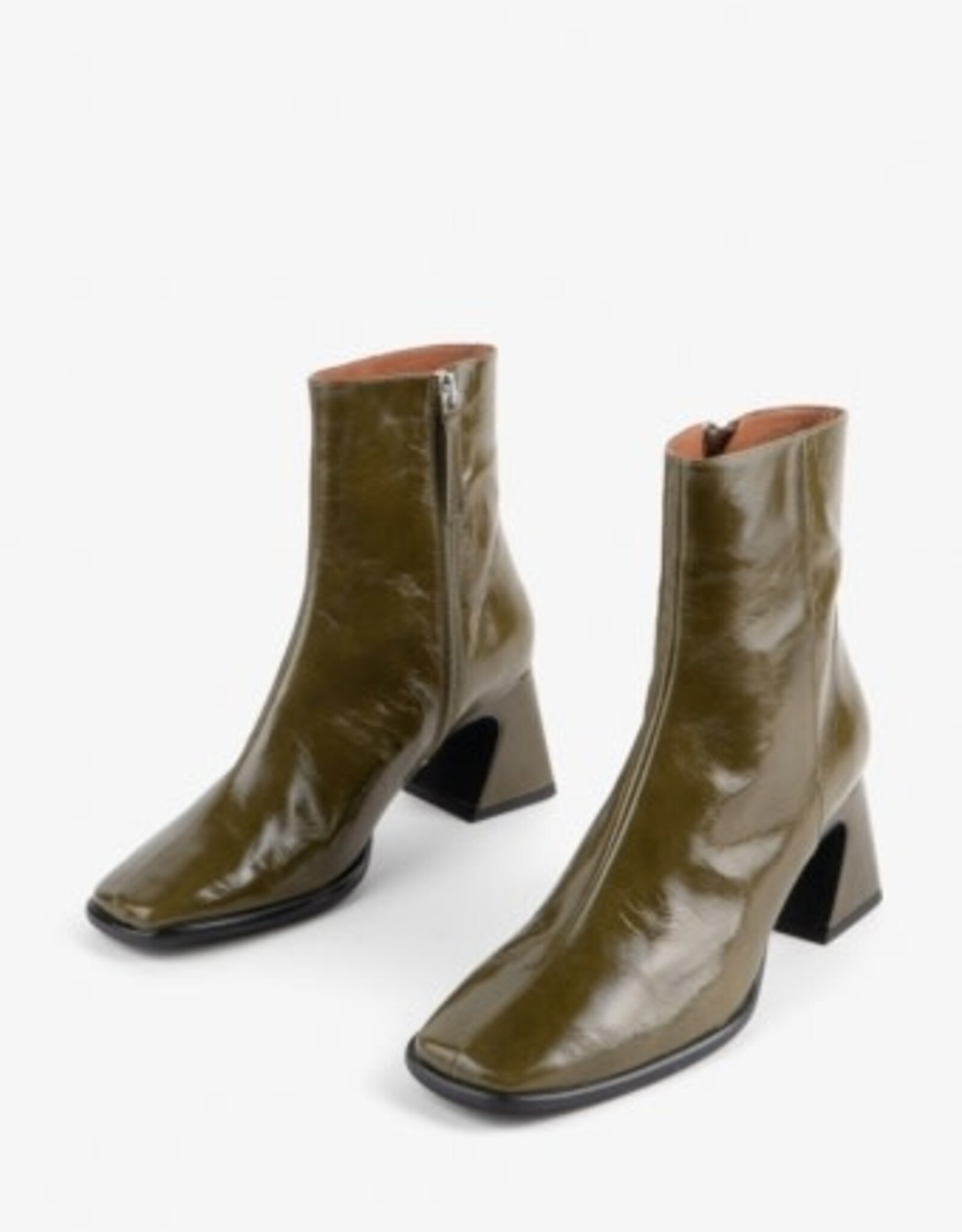 INTENTIONALLY BLANK TAFFY PATENT LEATHER BOOT
