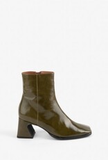 INTENTIONALLY BLANK TAFFY PATENT LEATHER BOOT