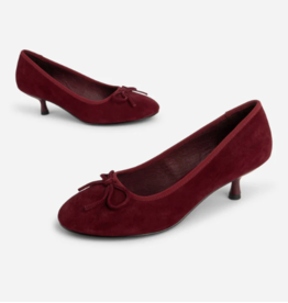 INTENTIONALLY BLANK BINA SUEDE KITTEN HEEL