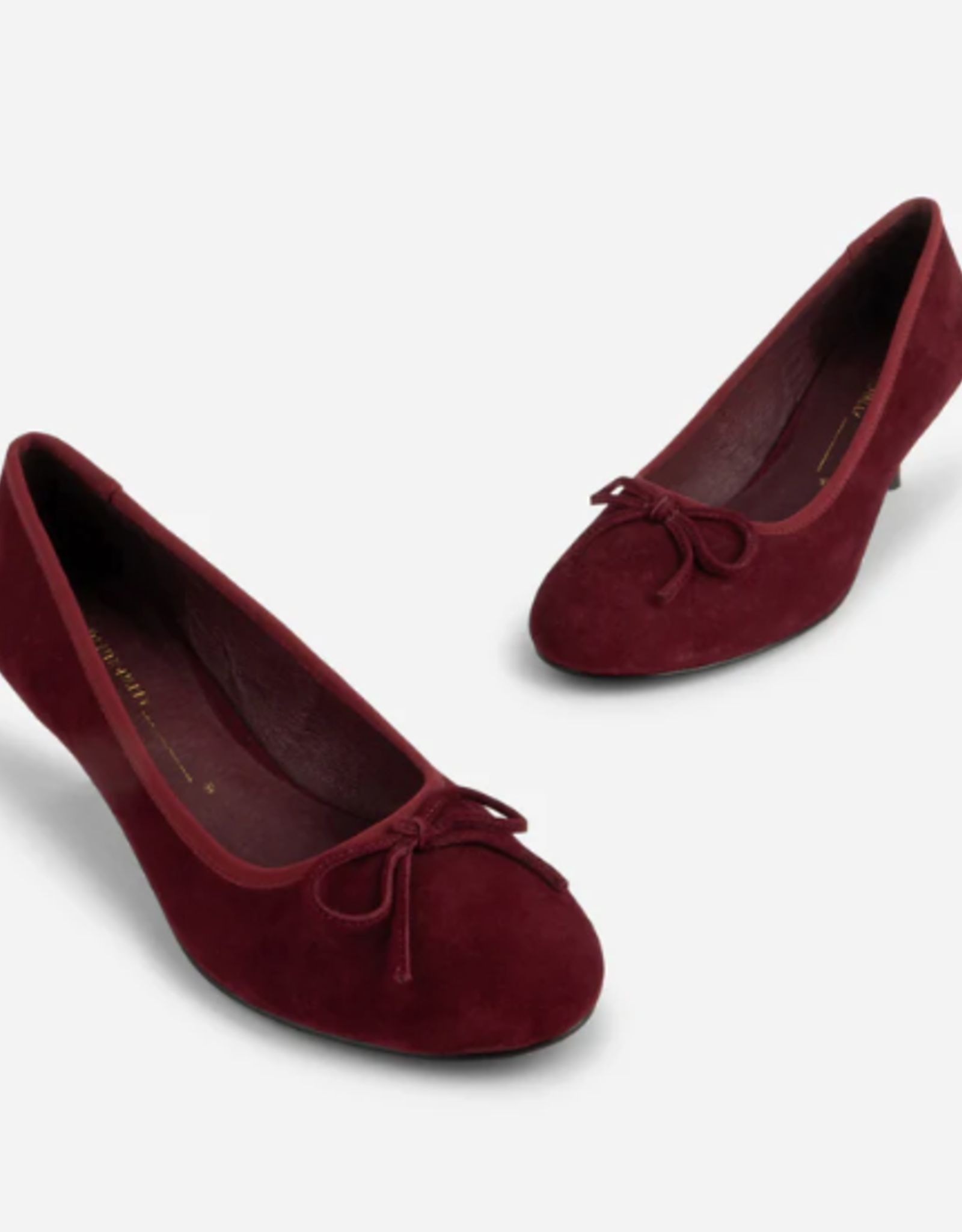INTENTIONALLY BLANK BINA SUEDE KITTEN HEEL