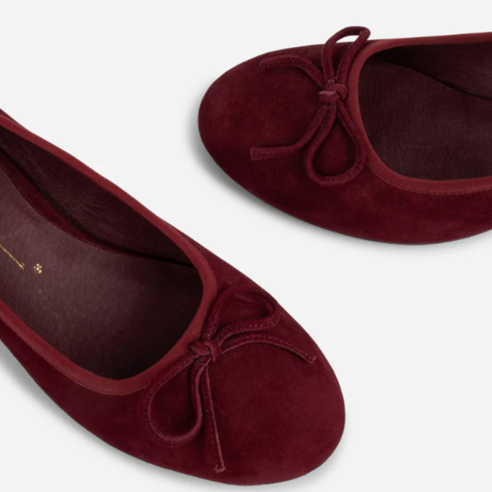 INTENTIONALLY BLANK BINA SUEDE KITTEN HEEL