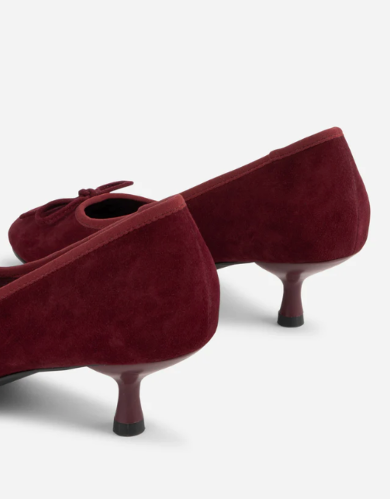 INTENTIONALLY BLANK BINA SUEDE KITTEN HEEL
