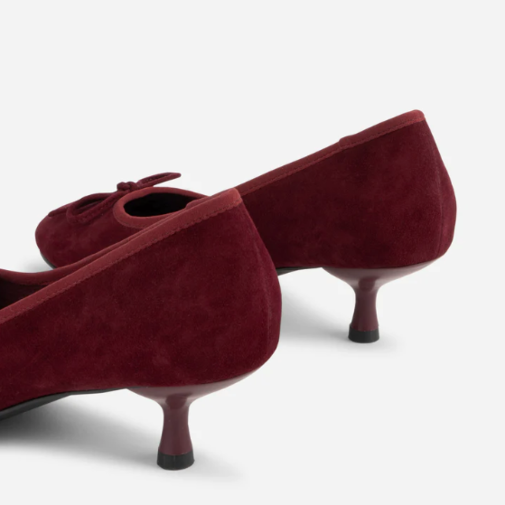 INTENTIONALLY BLANK BINA SUEDE KITTEN HEEL