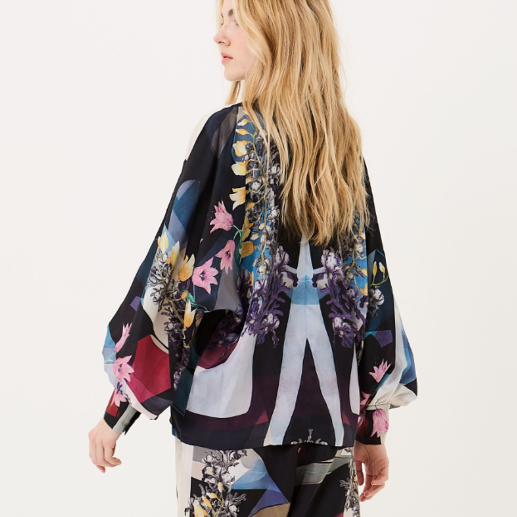 FALGUNI BARITONE TIE UP BLOUSE