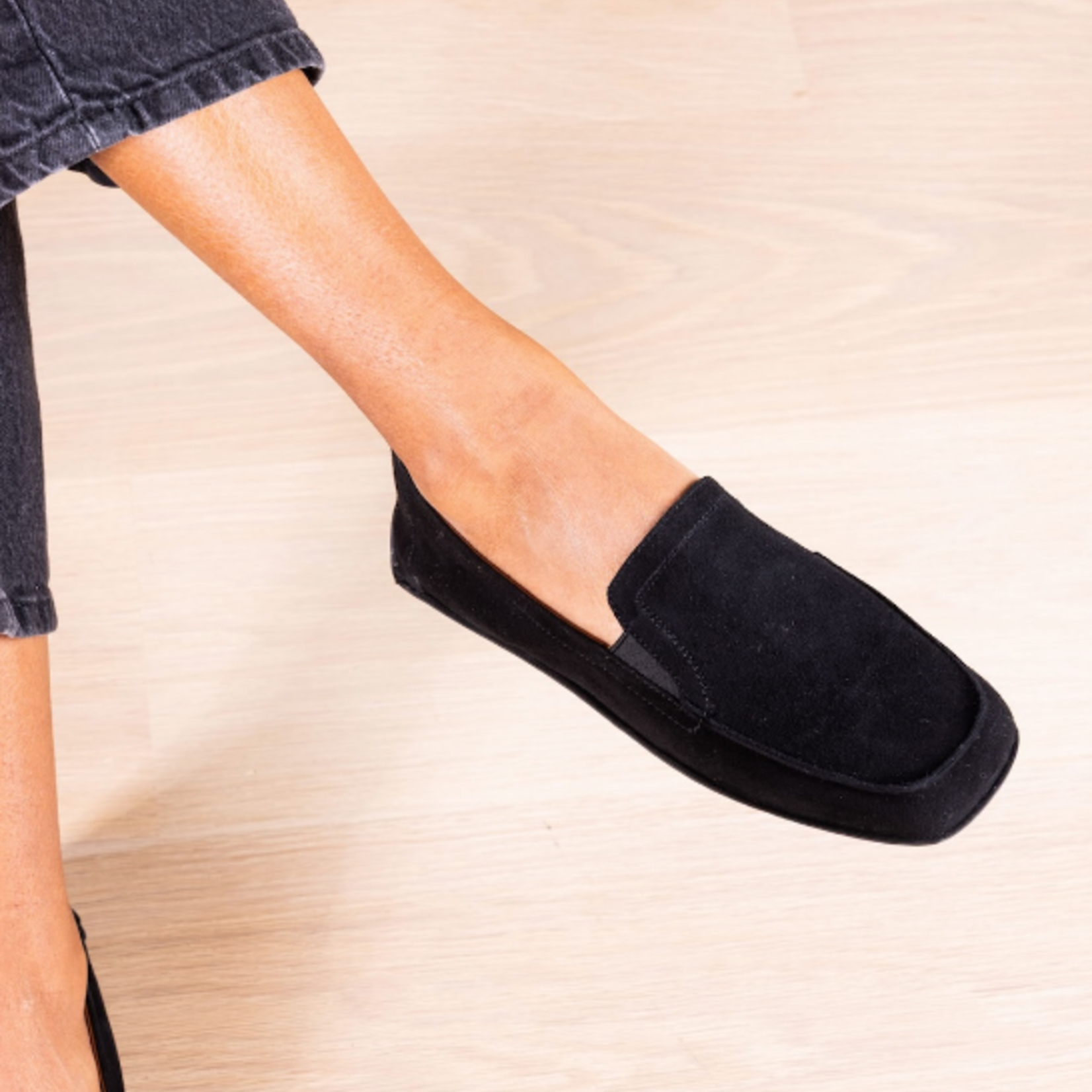 L'AMOUR DES PIEDS FALIRA SQUARE TOE FLAT
