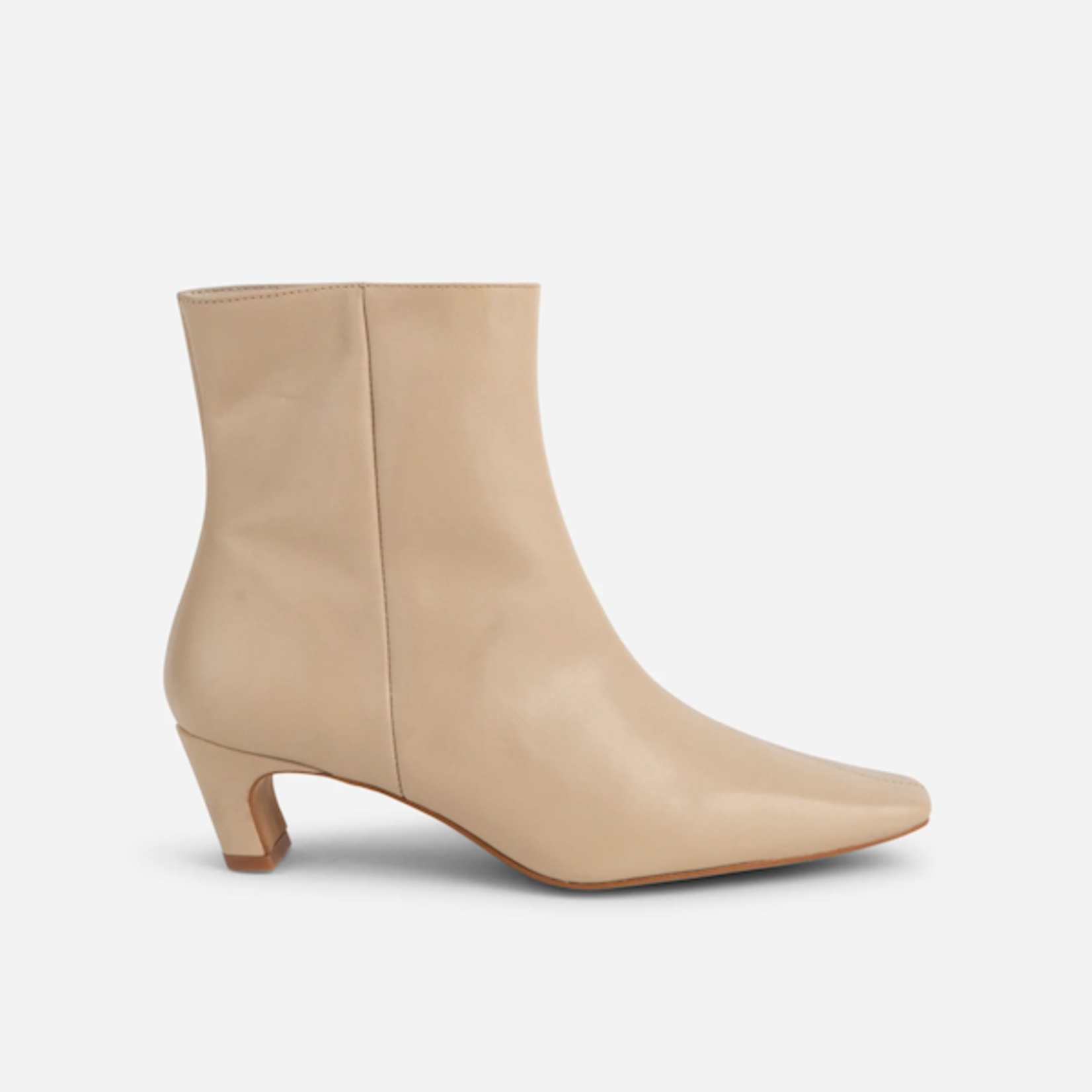 INTENTIONALLY BLANK LEXI KITTEN HEEL BOOT