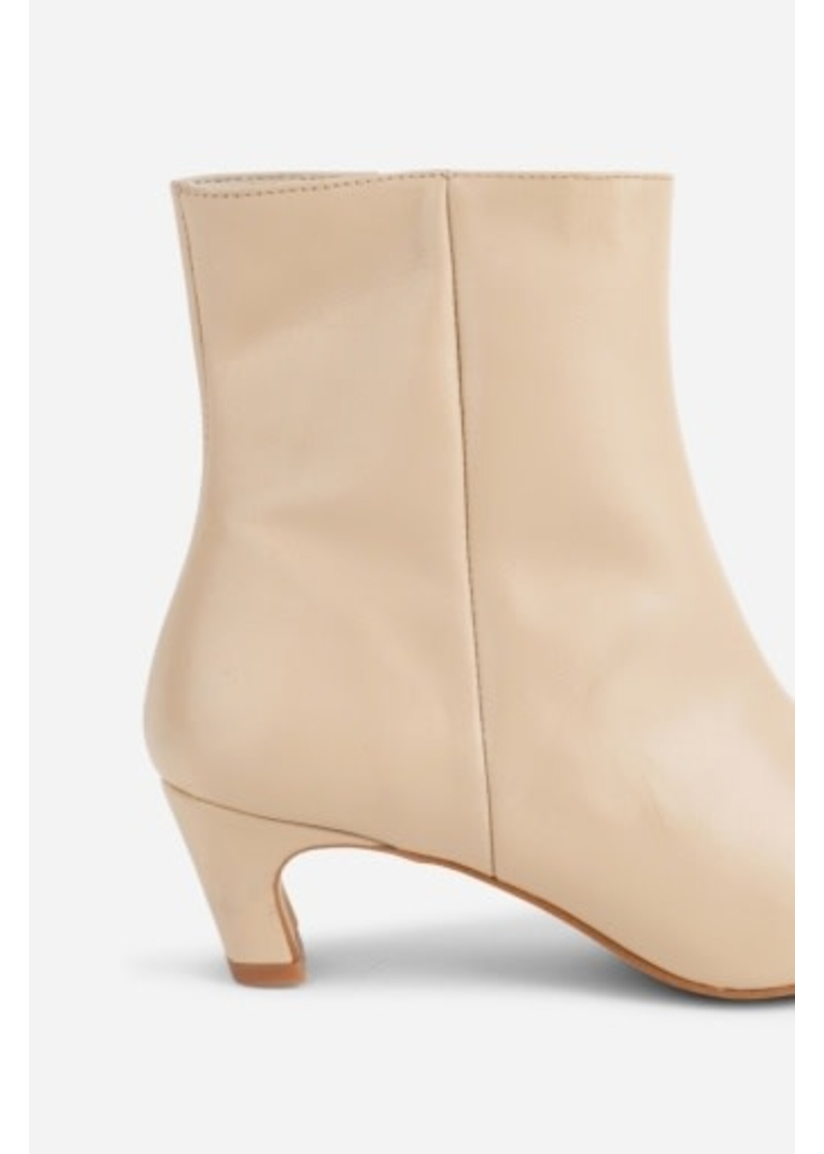 INTENTIONALLY BLANK LEXI KITTEN HEEL BOOT