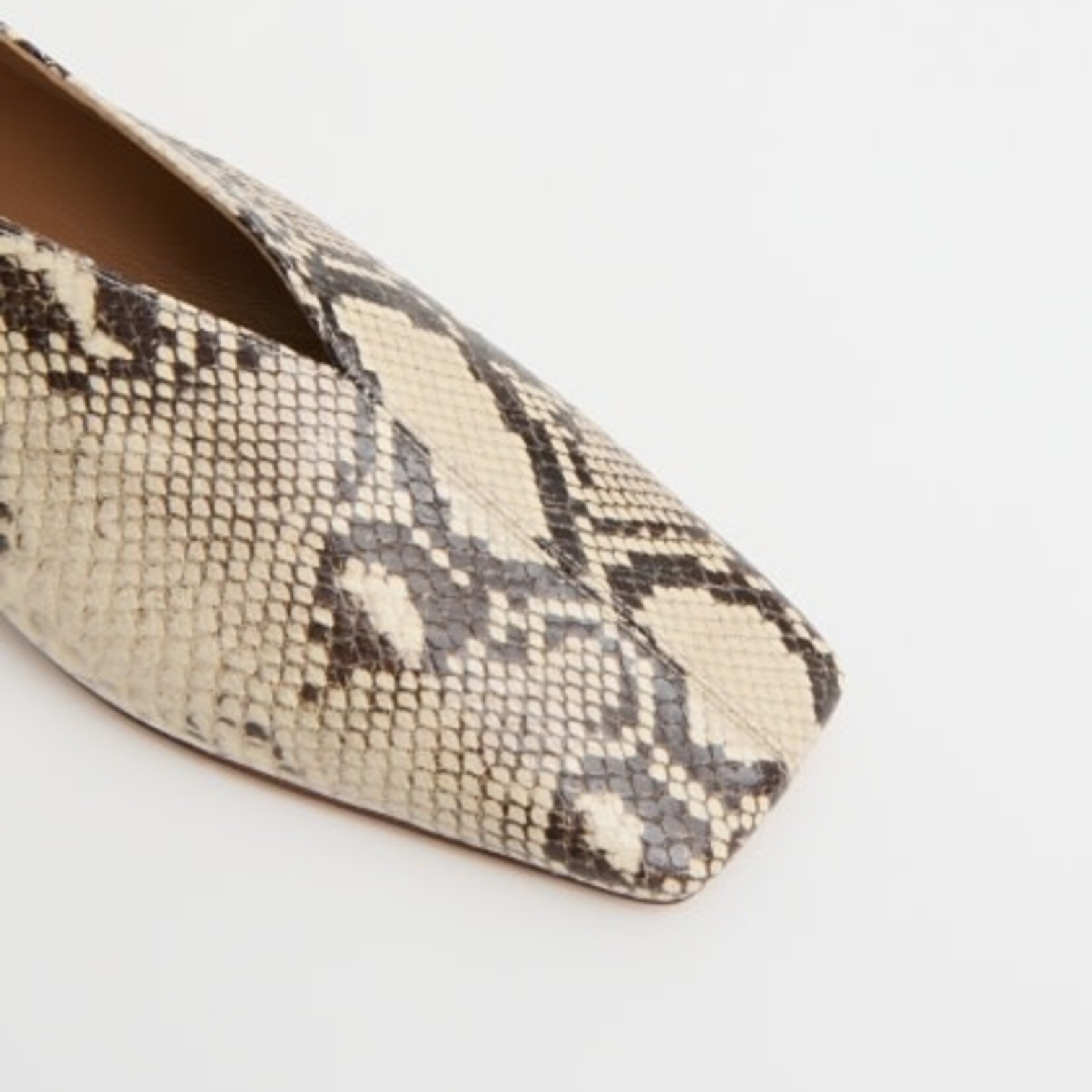 Mansur Gavriel SQUARE SOFT V