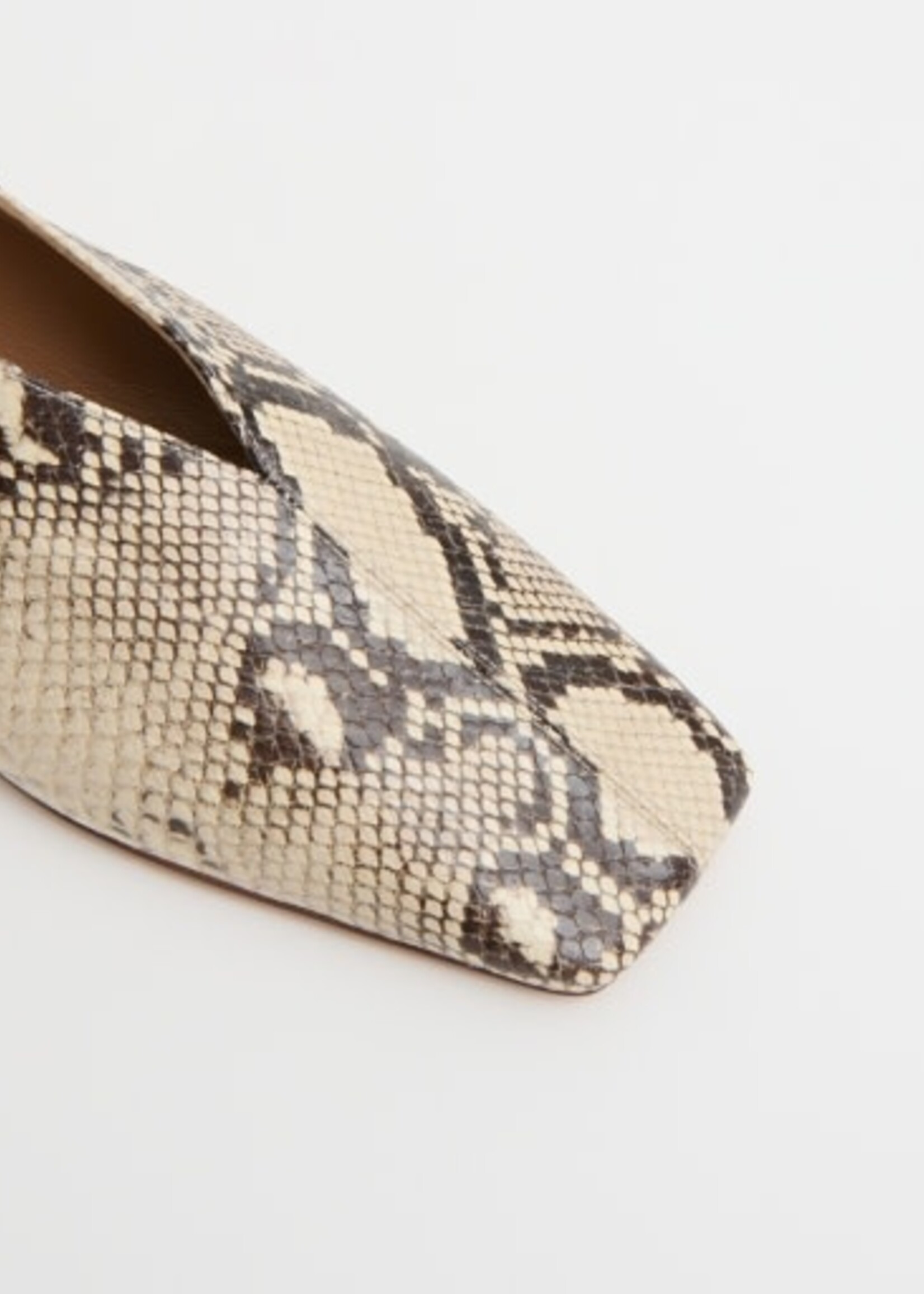 Mansur Gavriel SQUARE SOFT V