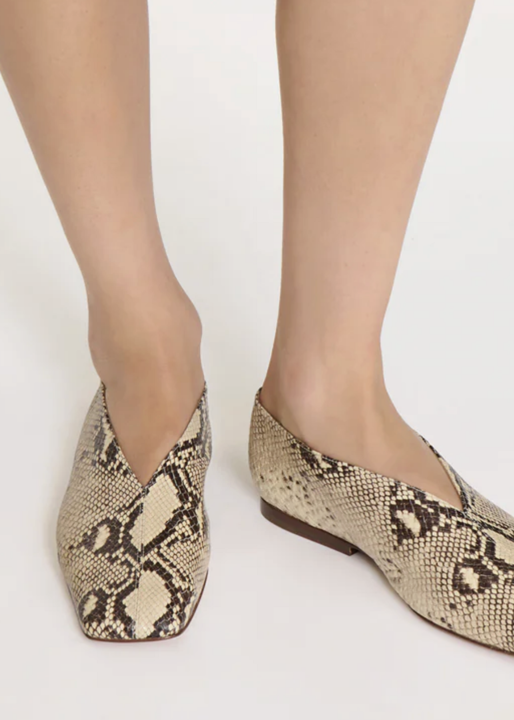 Mansur Gavriel SQUARE SOFT V