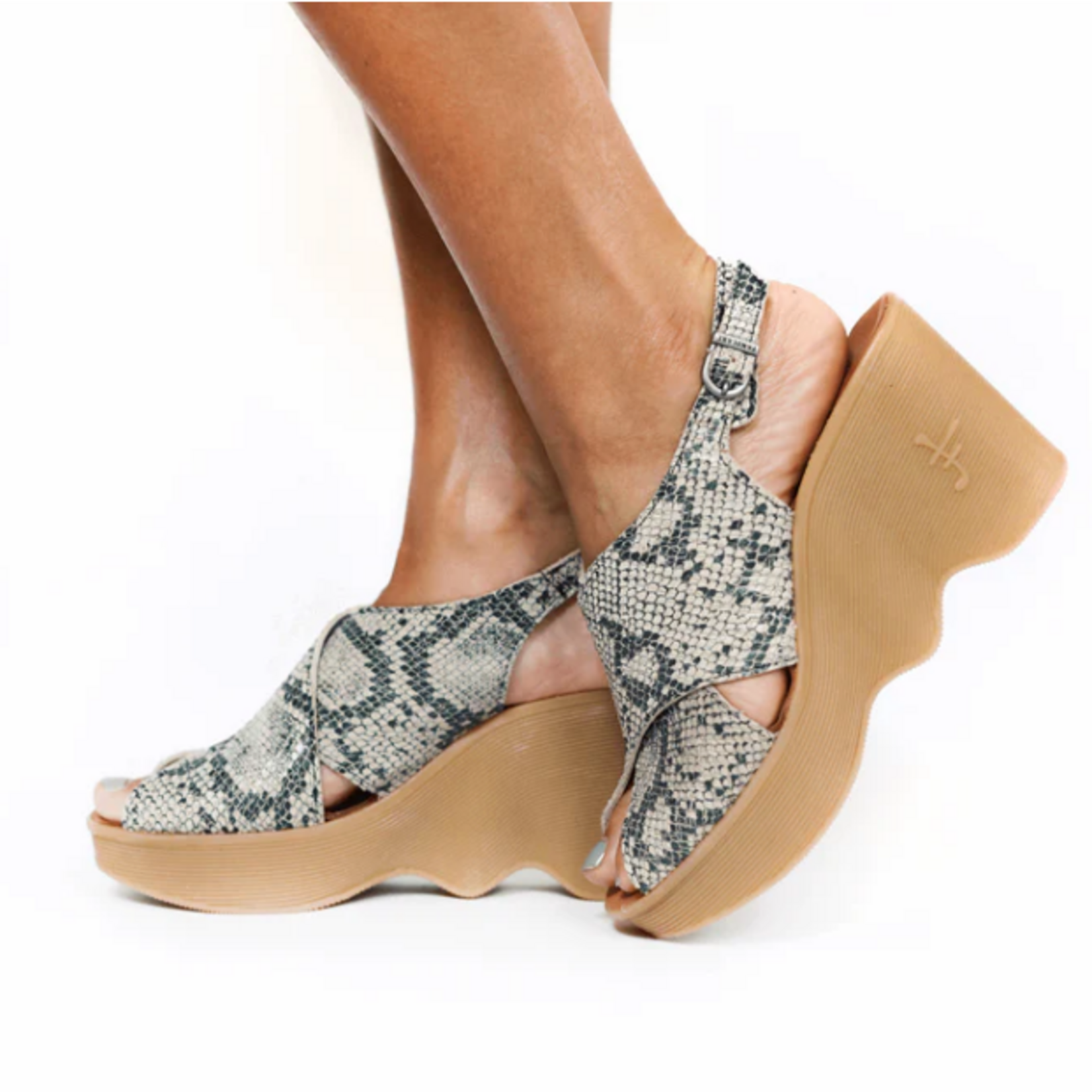 FAMOLARE CROSS YOUR HEART WEDGE SANDAL