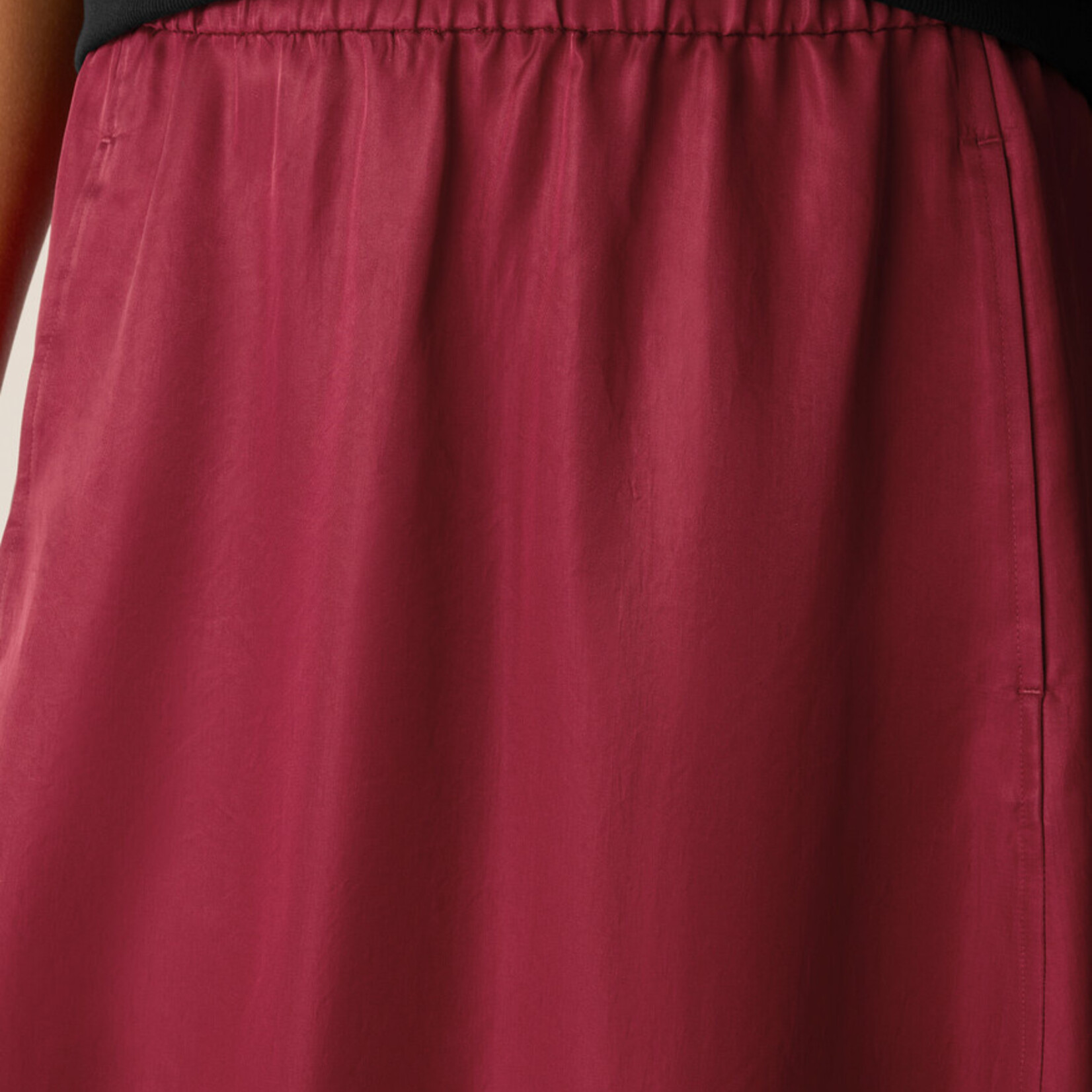 EILEEN FISHER LIGHTWEIGHT SATIN SHIMMER LANTERN SKIRT