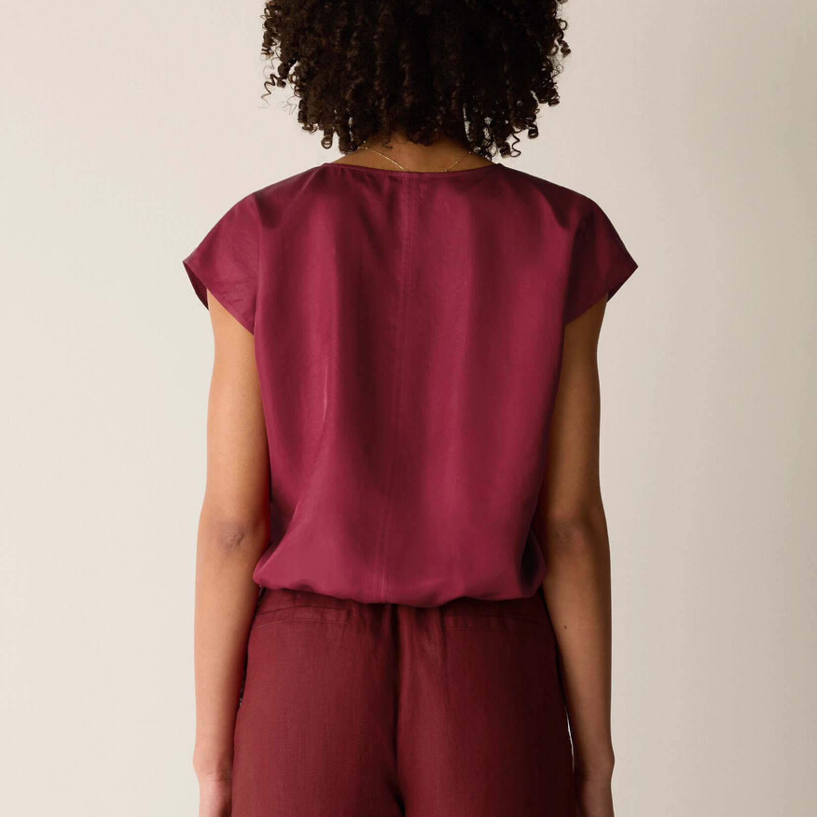 EILEEN FISHER LIGHTWEIGHT SATIN SHIMMER SPLIT NECK TOP