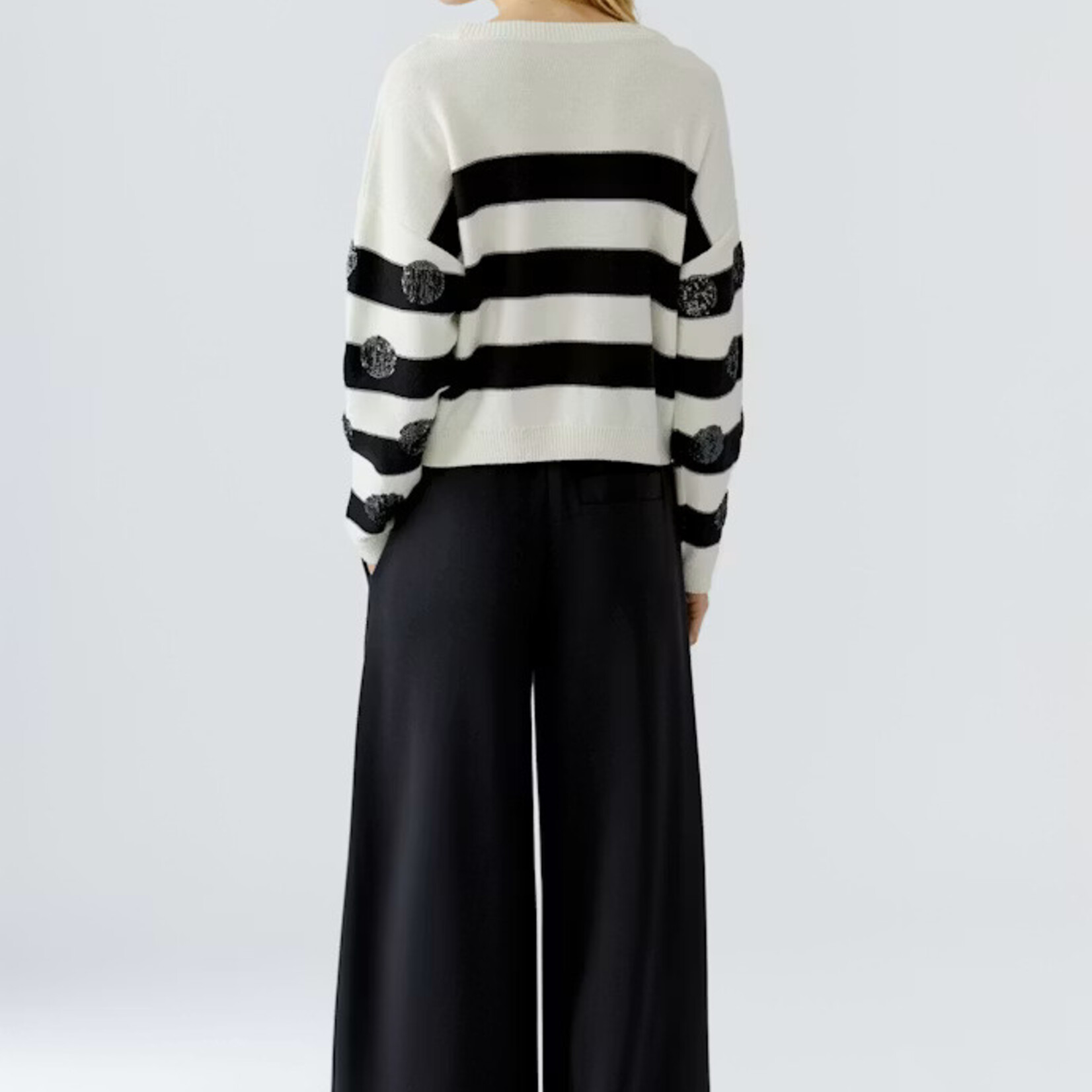 WHITE BLACK PULLOVER