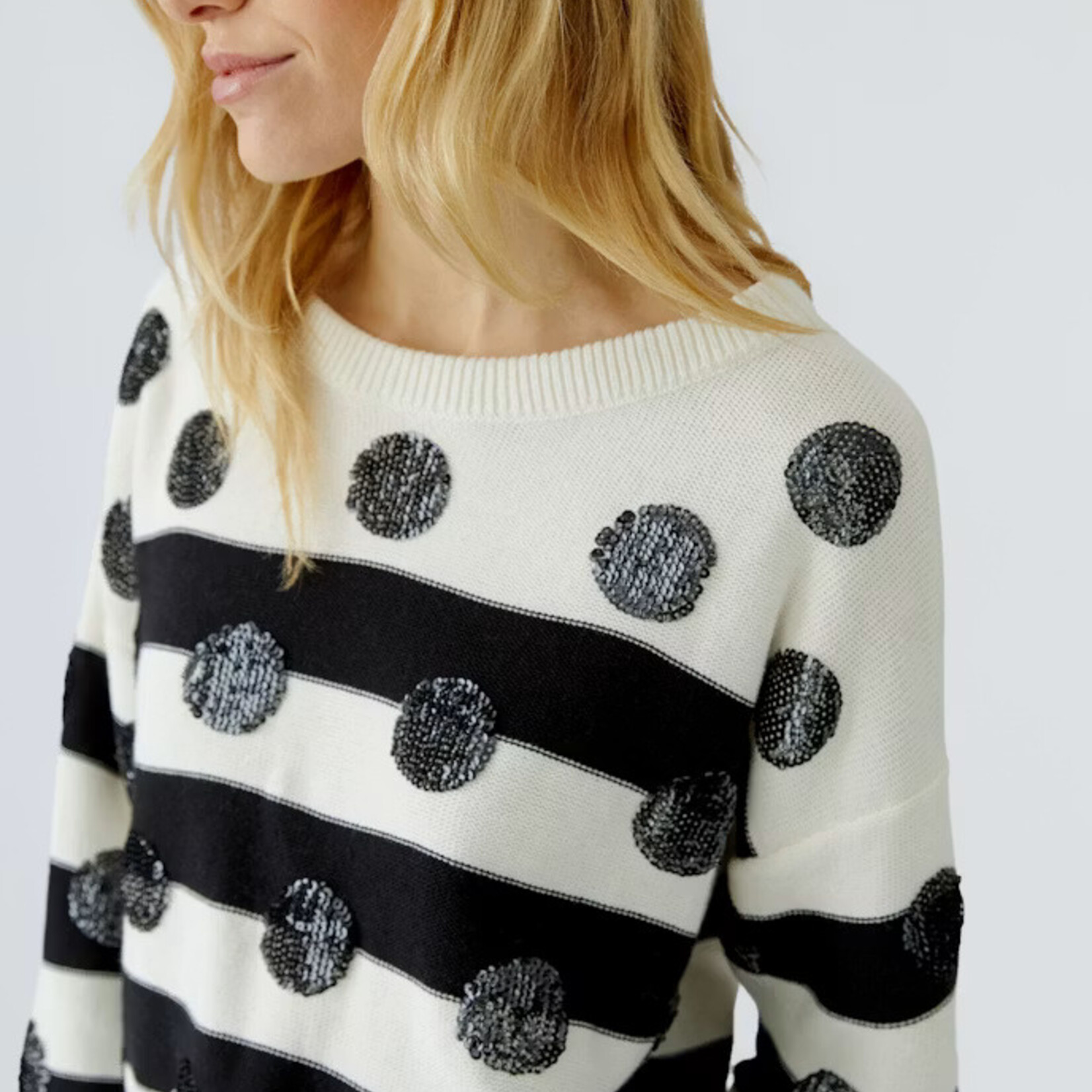 WHITE BLACK PULLOVER