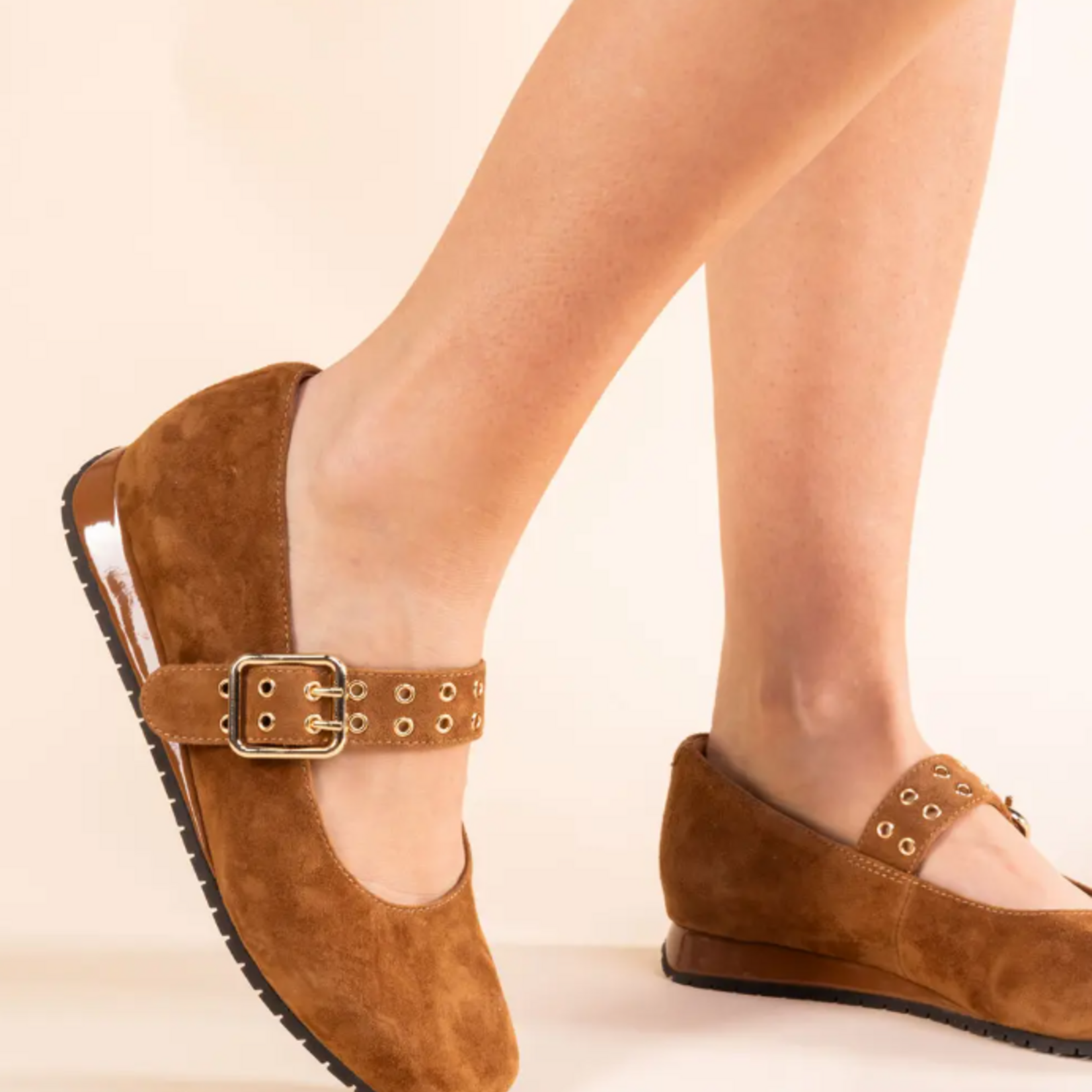 L'AMOUR DES PIEDS TANZY BROWN LEATHER MARY JANE PUMPS