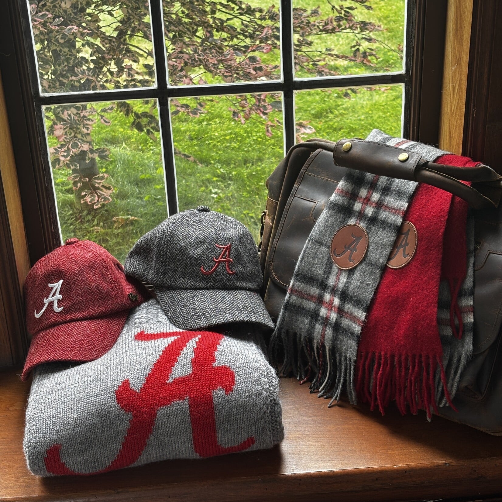 COLLEGIATE KNITWEAR UNIVERSITY OF ALABAMA LAMBSWOOL SCARF