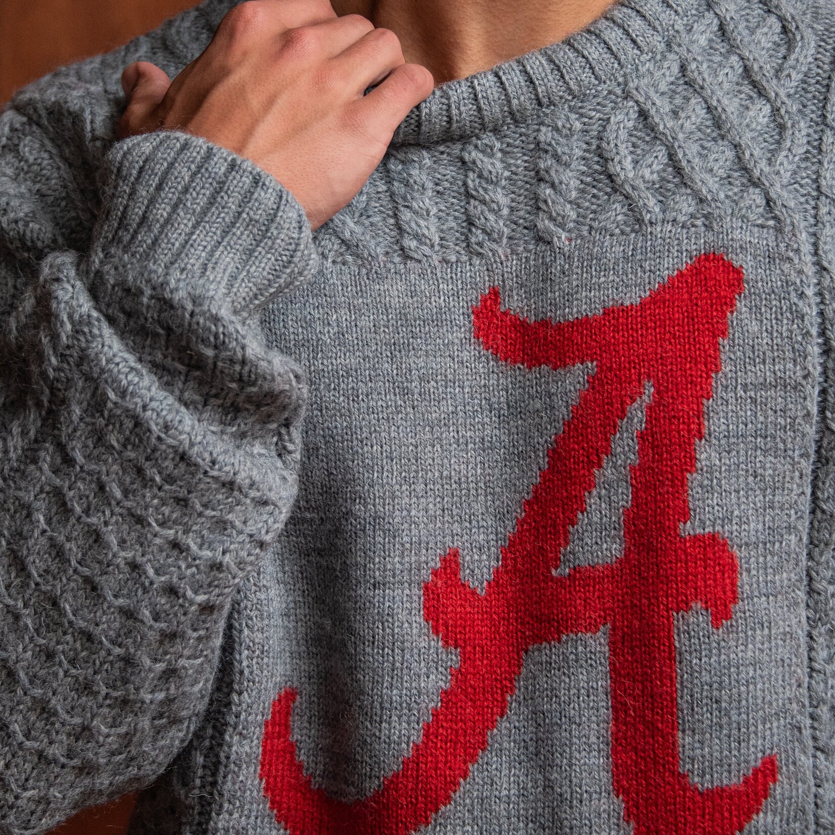 COLLEGIATE KNITWEAR UNIVERSITY OF ALABAMA MEN'S CREW-NECK SWEATER