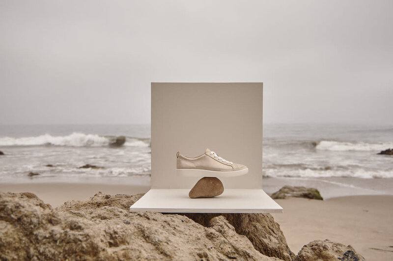VIONIC VIONIC WINNY SNEAKER LACE UP GOLD