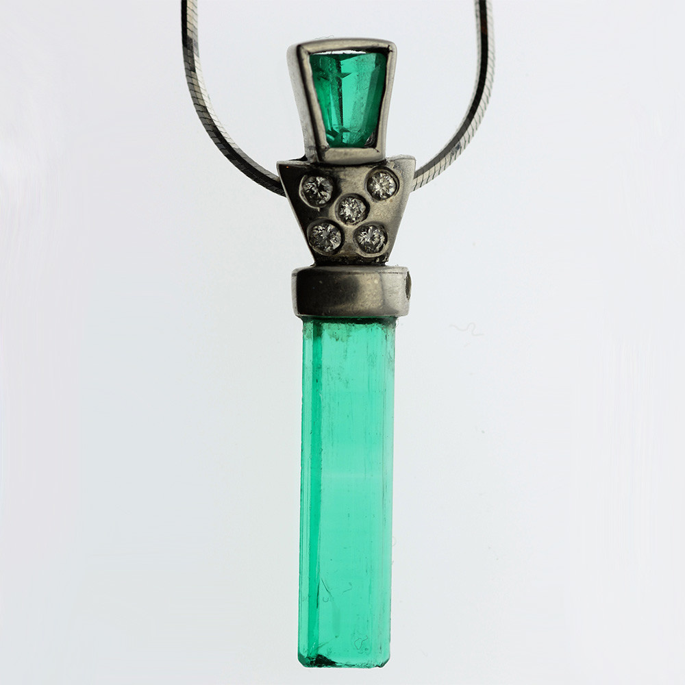 Garland Of Emerald Crystal Necklace, Style : Party at Rs 699.50 / Piece in  Panchkula | Babycouture