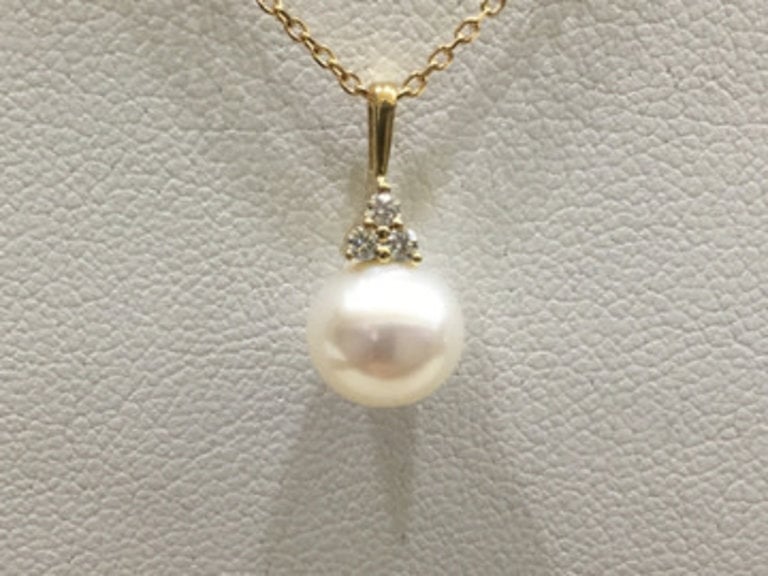 14KY Necklace with 18-inch chain and 7.5-8mm White Freshwater Cultured Pearls and 0.06ctw diamonds