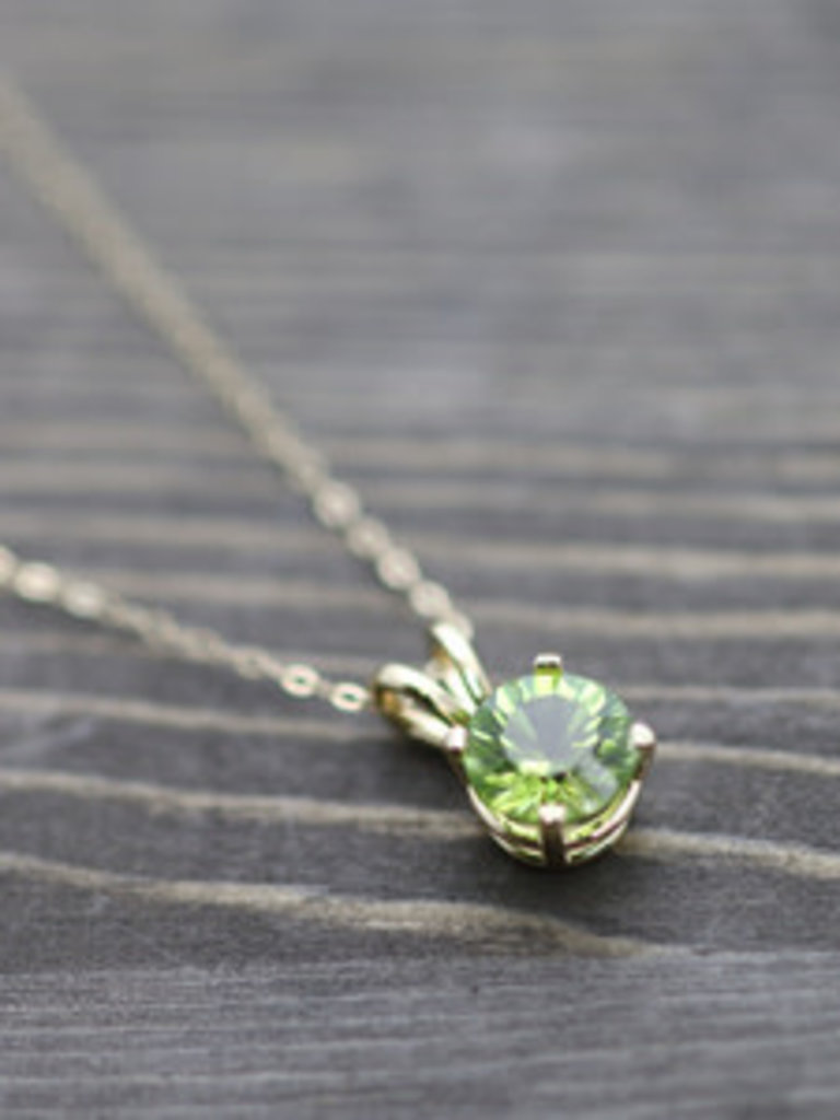 10KY 1.40 ct 8mm Peridot Gemstone Necklace 18-inch Curb Chain