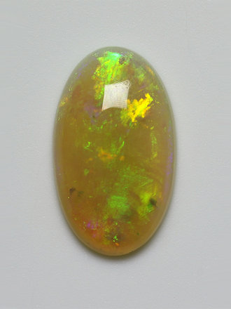 2.35ct freeshape Green Mintabie White Opal Cabochon 2.35ct freeshape Green Mintabie White Opal Cabochon