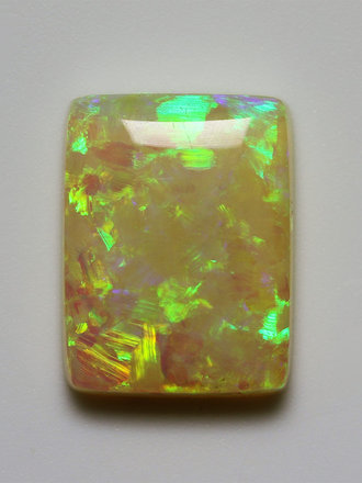 2.55ct freeshape Green Mintabie White Opal Cabochon 2.55ct freeshape Green Mintabie White Opal Cabochon