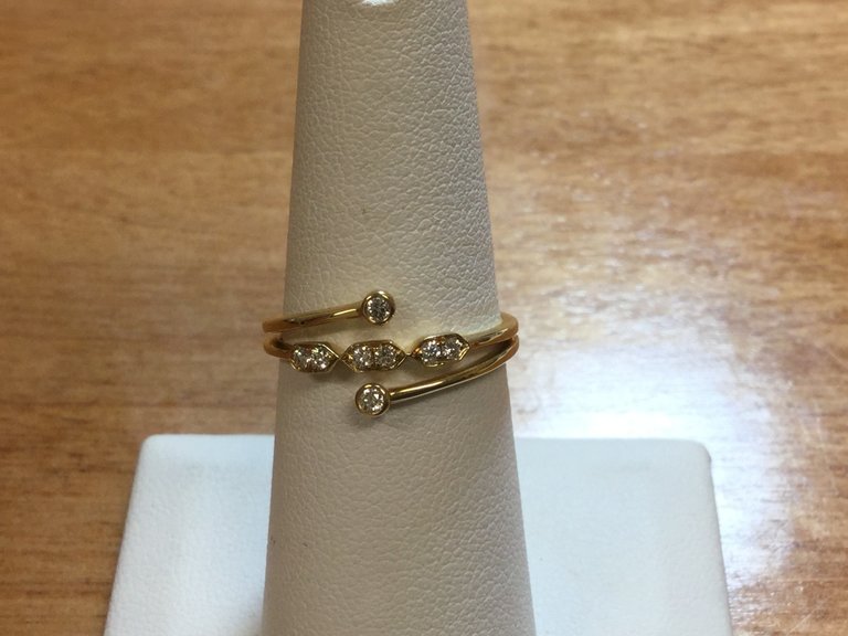 14K Yellow Fancy Round Diamond Ring 0.14ctw diamonds D-I, SI2 Size 6