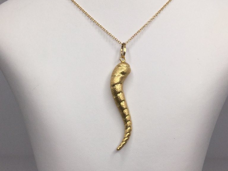 14KY Pendant with 52mm Italian Horn necklace