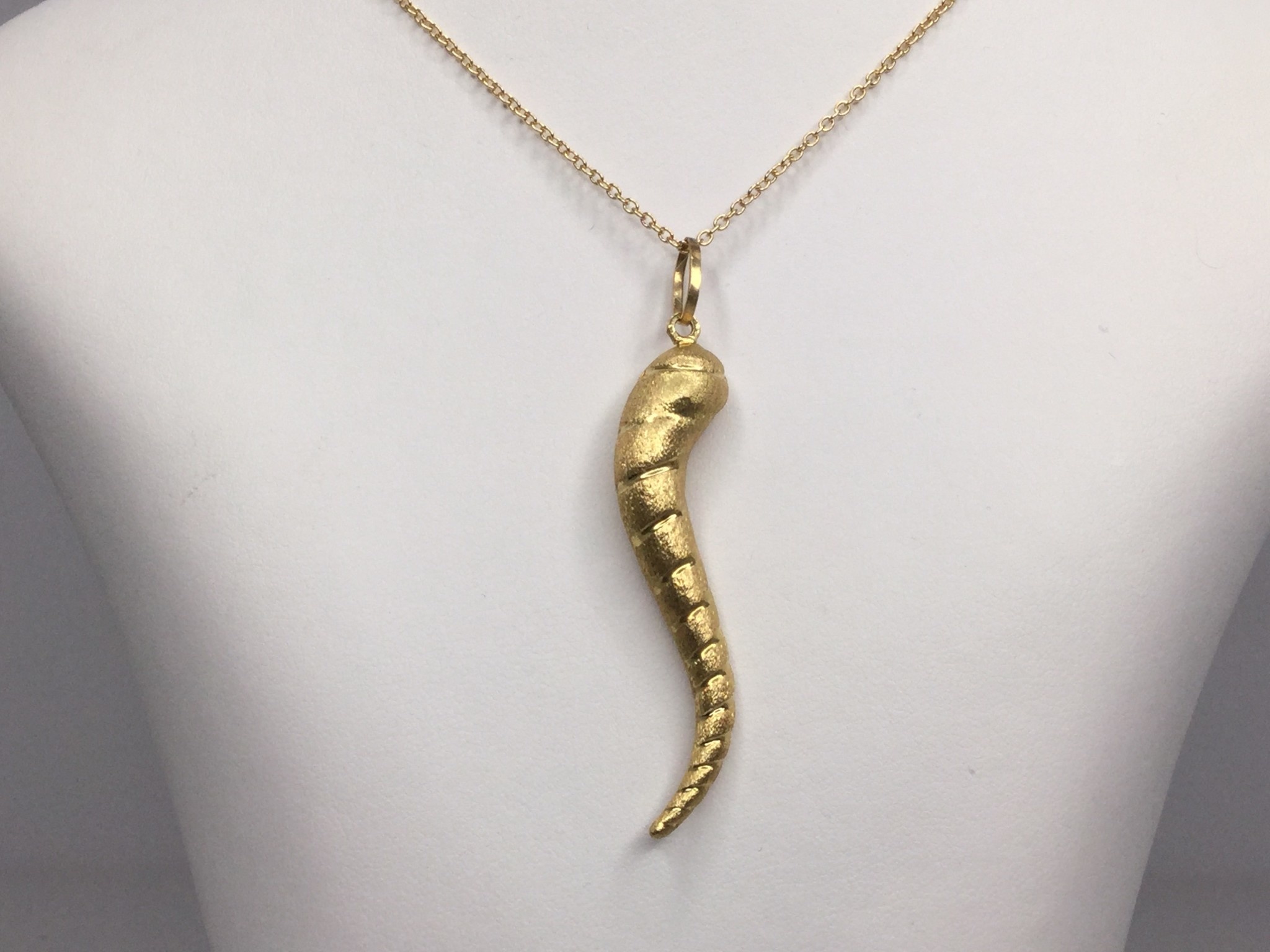 14kt Yellow Gold Italian Horn Pendant Necklace | Ross-Simons