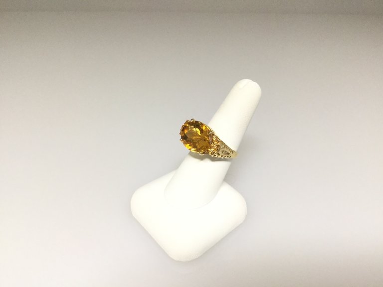 10KY Oval Citrine Ring Size 6.75 16 x 12 mm approx. 8 carats Pre-owned
