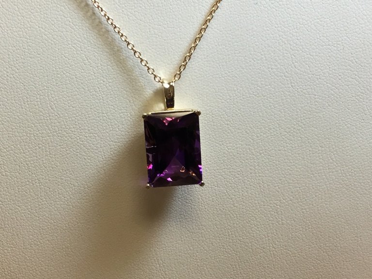 14K Yellow 14.08ct Emerald-cut 18x13mm Amethyst Necklace