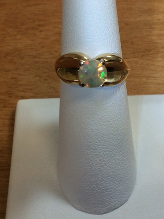 14KY Round 0.95ct Ethiopian Opal Ring - size 5.75