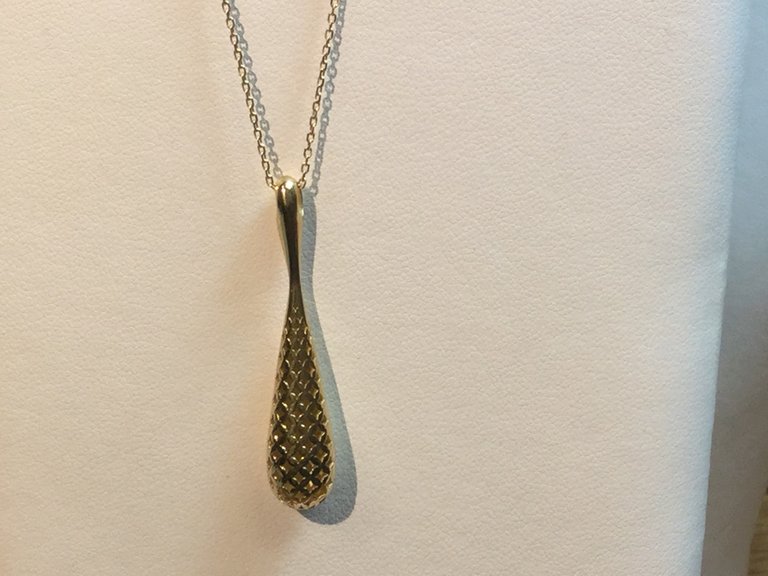 14K Yellow Pierced Teardrop Necklace 40 x 8.3mm 18 in 4.3 grams