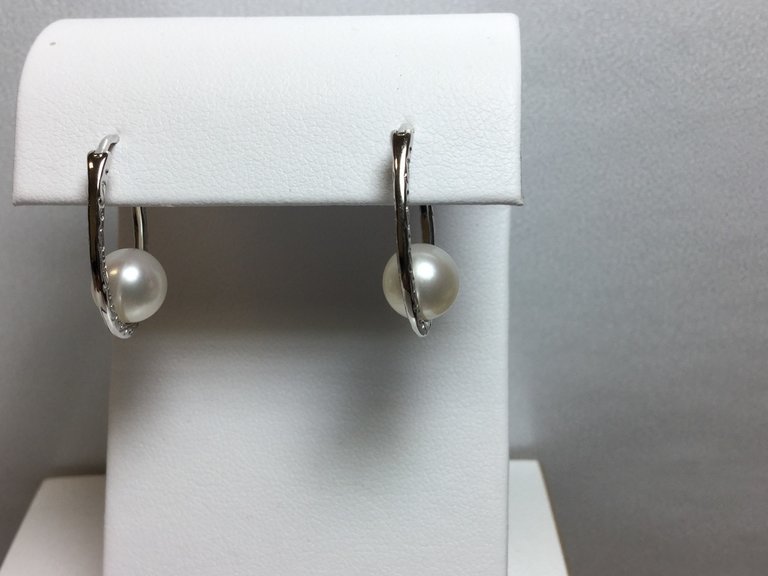 Sterling Silver Freshwater Cultured Pearl Hoop Earrings