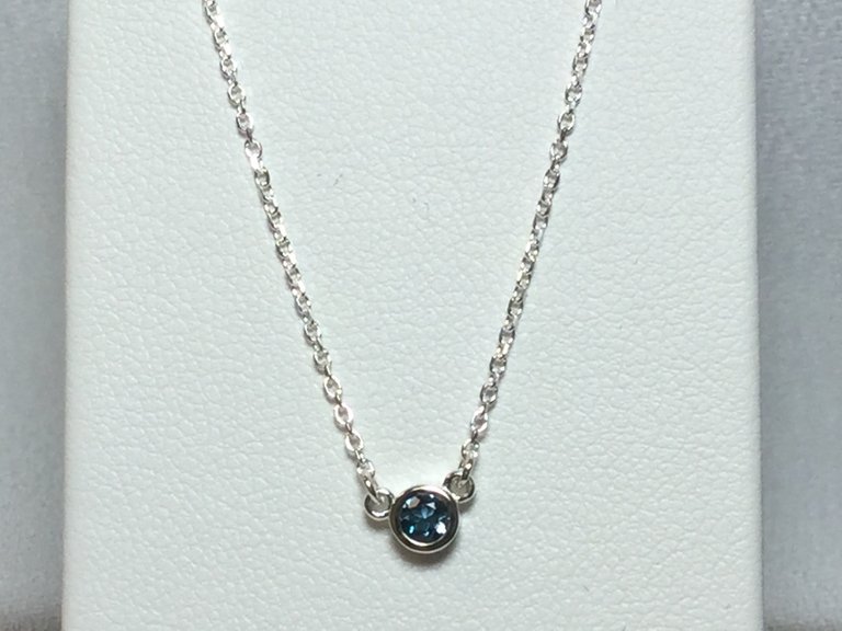 SSilver 3mm round Aquamarine Solitaire Necklace