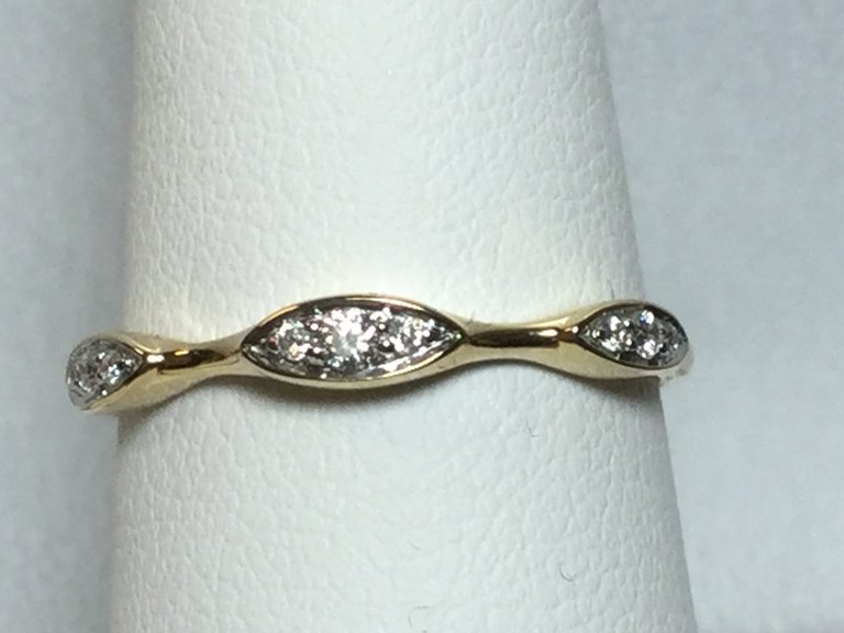 14KR 1/10 ctw Diamond and Rhodium Plated Ring - Size 7