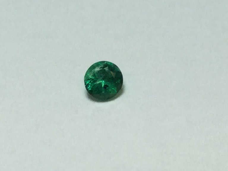 Emerald .1 ct 3mm round gemstones